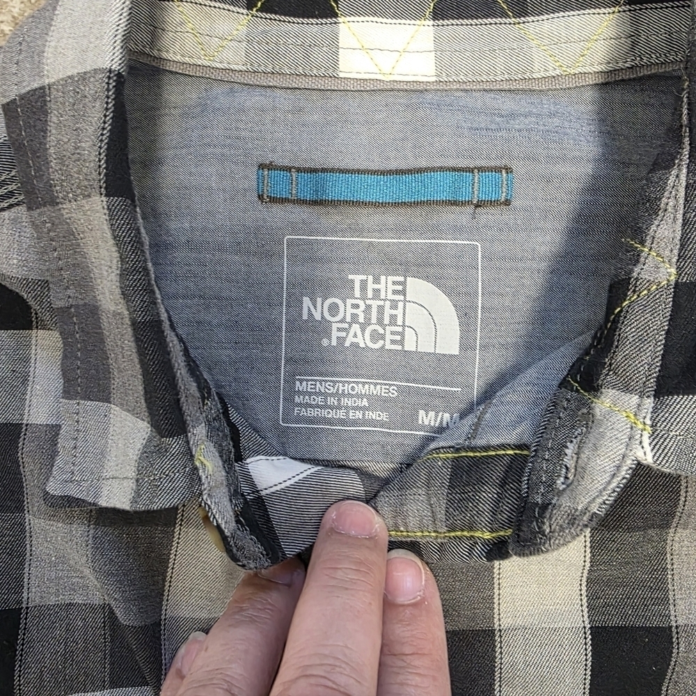 The North Face Shirt Mens Button Up Size Med Grey/Black Plaid Outdoor Checkered - Picture 6 of 6